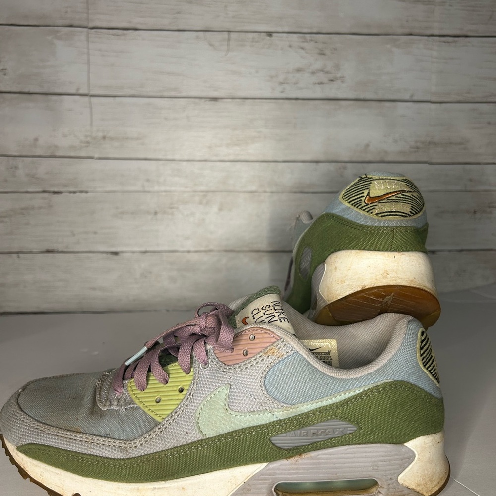 Multicolor Nike Air Max Sneakers